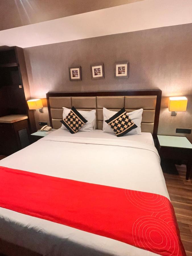 Krios Hotel - Near Sg Highway, أحمد أباد المظهر الخارجي الصورة