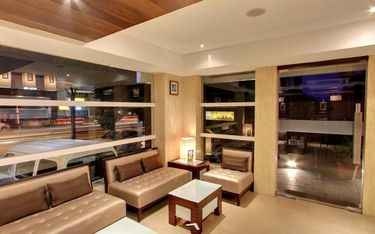 Krios Hotel - Near Sg Highway, أحمد أباد المظهر الخارجي الصورة