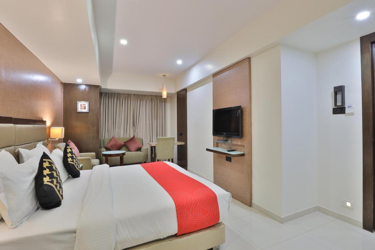 Krios Hotel - Near Sg Highway, أحمد أباد المظهر الخارجي الصورة