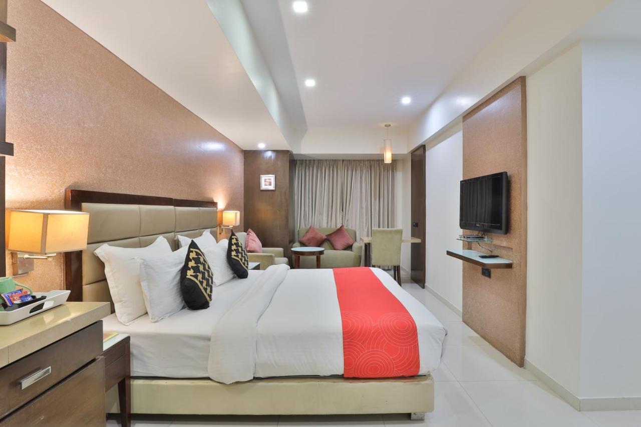 Krios Hotel - Near Sg Highway, أحمد أباد المظهر الخارجي الصورة